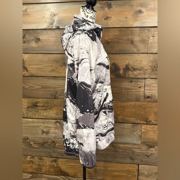 lululemon athletica Black and White wind Jacket - Picture 4 of 9